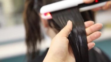 Keratin, profesyonel ultrasonik demir aletli saç ve protein arıtma kiti. Kaplıcayı düzleştir
