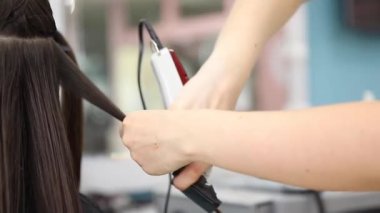 Kuaförler Berber salonları hasarlı ipuçları kırpma restorasyon saç yapısının