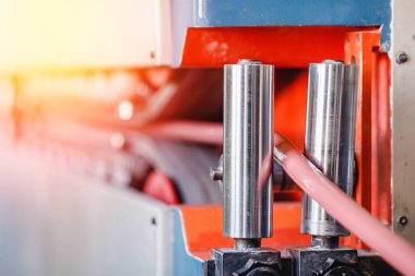 Üretim hattı konveyör silindiri, otomatik bant ile hareket