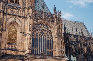 Prag'daki St. Vitus Katedrali, Çek Cumhuriyeti. Başpiskoposun bu koltuğu en büyük ve en önemli kilise ülkesi