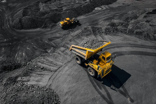 Open pit mine, industria estrattiva per il carbone, vista dall'alto aerea — Foto Stock