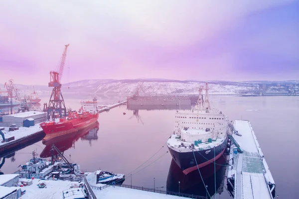 Murmansk, russland - 2. Februar 2019: lenin ist ein sowjetischer atombetriebener Eisbrecher. 1957 vom Stapel gelaufen, war es sowohl das weltweit erste Oberflächenschiff — Stockfoto