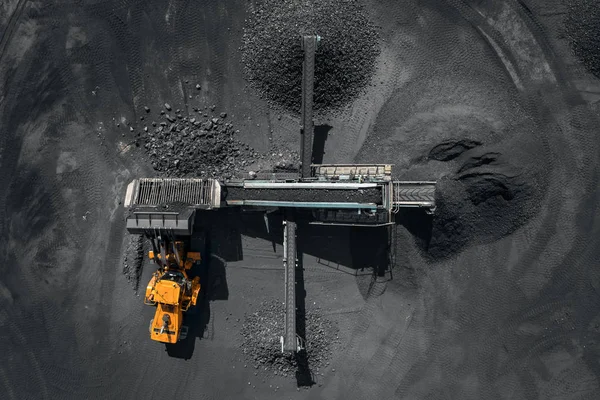 Mina poço aberto, indústria moedor de carvão, vista aérea superior — Fotografia de Stock