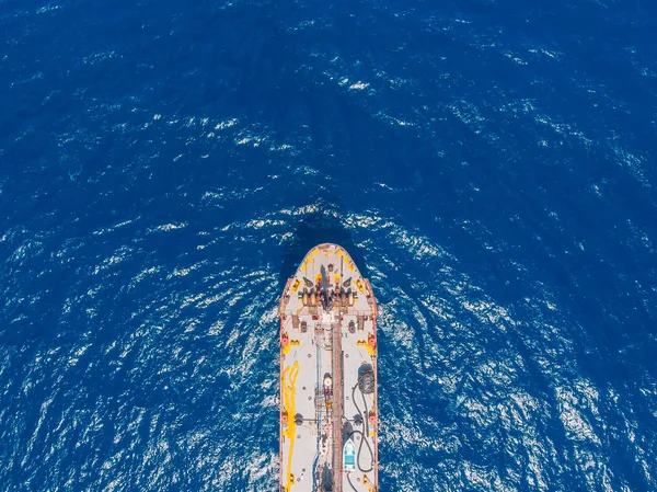 Nave petrolifera chimichiera naviga mare blu. Vista aerea dall'alto. Concetto esportazione — Foto Stock