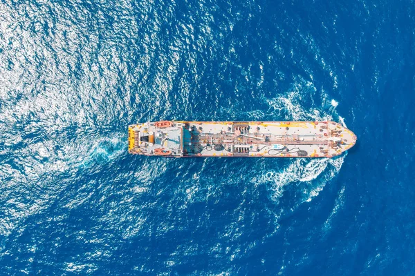 Petroliera chimica vele blu mare. Vista aerea dall'alto — Foto Stock