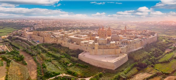 Mdina Katedrali 'nin eski kalesi, Malta. Havadan üst görünüm — Stok fotoğraf