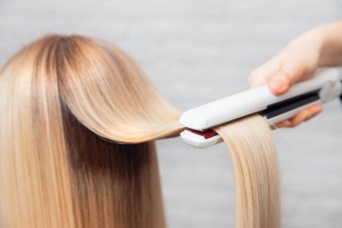 Saç demir doğrultma güzellik tedavi bakım salonu spa