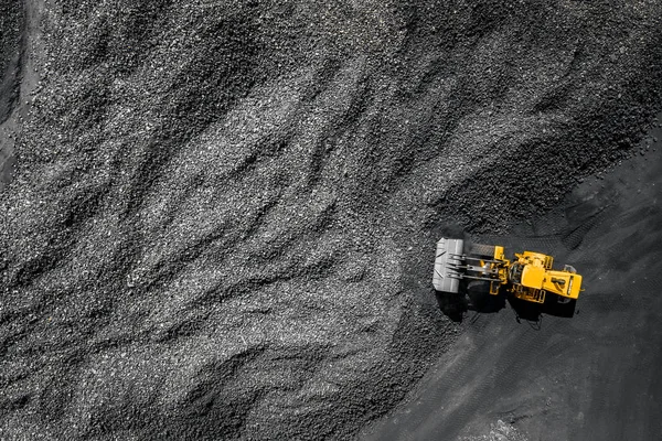 オープンピット鉱山、石炭用掘削機産業、トップビュー空中ドローン — ストック写真
