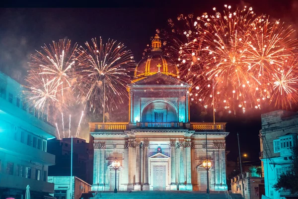 Malta Valletta natt Festival för fyrverkerier. Resebegrepp — Stockfoto