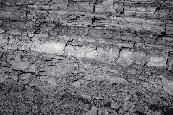 Sección geológica del suelo, capas de carbón y roca. Sobrecarga abierta mina antracita. Textura oscura color negro — Foto de Stock