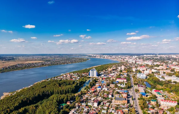 Panoramik manzara Tomsk şehri Sibirya, Rusya. Tom River — Stok fotoğraf