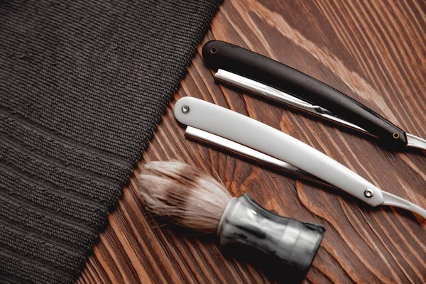 Kit de barbear escova de barbear. Barbearia fundo para homens salão de beleza — Fotografia de Stock