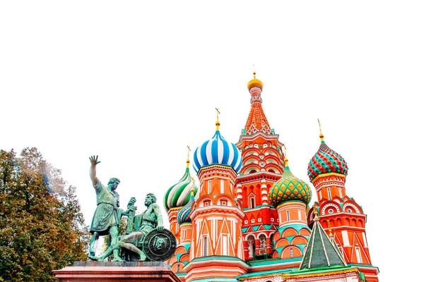 Katedrála sv. Basila v Moskvě na bílém izolovaném pozadí — Stock fotografie