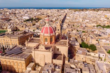 Zabbar Kilisesi Kubbesi, Malta, gökyüzü manzaralı.
