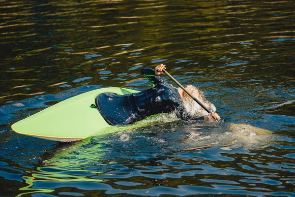 Extreme trick on kayak in mountain river eskimo coup — Stock Photo, Image