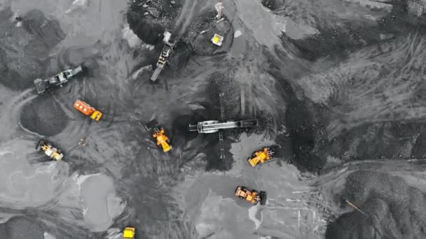 Ανοιχτό ορυχείο, εξορυκτική βιομηχανία άνθρακα, κεραία με κορυφαία θέα — Αρχείο Βίντεο