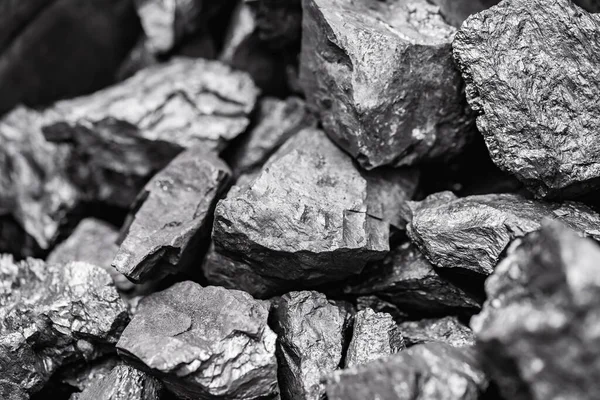 黒色のアントラサイト石炭が大量に存在する。トップ表示 — ストック写真