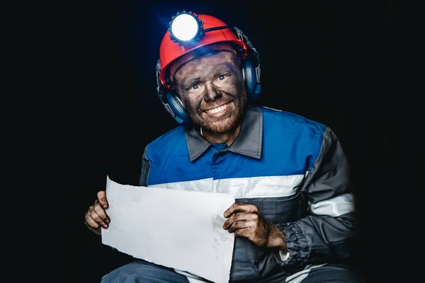 バナーを保持石炭鉱山労働者の権利、給与の増加を守る。ストライキコンセプト — ストック写真