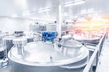 Süt ürünleri fabrikası, süt fabrikası endüstrisi. Paslanmaz çelik depolama ve işleme tankları