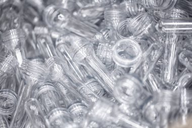 Evcil hayvan plastiği şişeleri yapmak için. Hammadde hattı fabrikası sanayi üretiyor