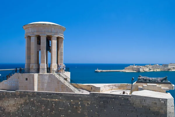   Valletta'nın kıyı görünümü