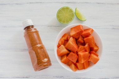 chili, Meksikalı çerez, Meksika baharatlı yiyecek ile papaya meyve kase