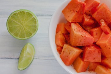 chili, Meksikalı çerez, Meksika baharatlı yiyecek ile papaya meyve kase