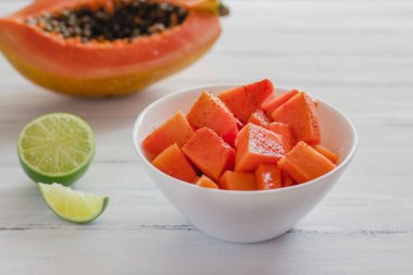 chili, Meksikalı çerez, Meksika baharatlı yiyecek ile papaya meyve kase