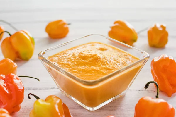 Sos Habanero Salsa Chiles Habaneros Spicy Habanero Dojrzałe Hot Chili — Zdjęcie stockowe