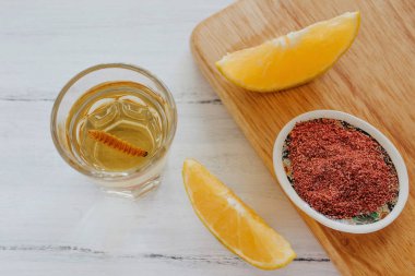 Mezcal vurdu biber tuz ve agav solucan, Meksika Meksika içki ile