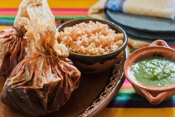 メキシコ メキシコ産の牛肉や子羊の Mixiotes 食品ラップ辛い — ストック写真