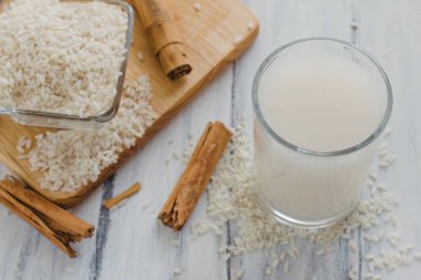 Horchata pirinç ve tarçın ile Meksika, Meksika içki yapılan bir içki olduğunu