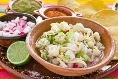 Pozole Meksika Mısır çorbası, geleneksel gıda Meksika Mısır taneleri ile yaptı.