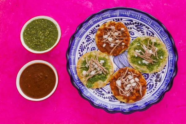 Chalupas Poblanas Comida Mexicana Puebla México Sobre Fondo Rosa — Foto de Stock