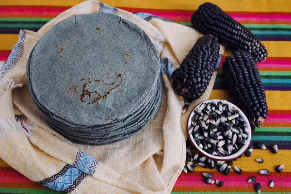 Tortillas Azules Μπλε Καλαμπόκι Μεξικάνικο Φαγητό Παραδοσιακό Φαγητό Στο Μεξικό — Φωτογραφία Αρχείου