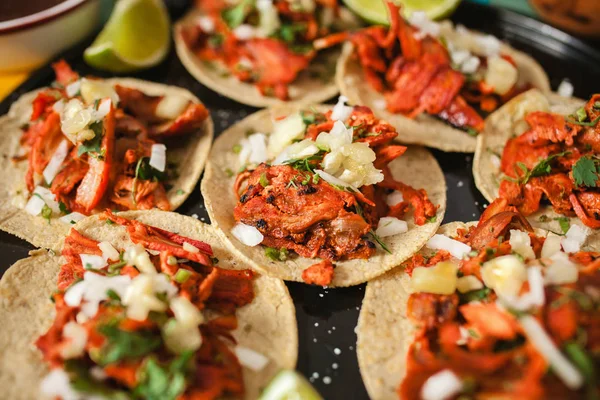 Tacos al pastor, mexické taco, pouliční jídlo v mexico city — Stock fotografie