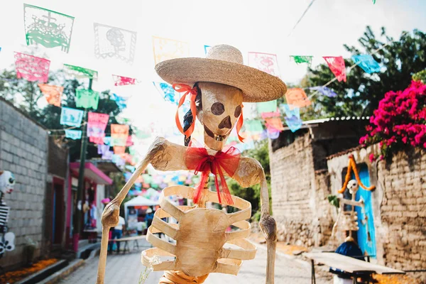 Catrina Mexicana por el Día de los Muertos, expuesta durante la celebración del Día de los Muertos en México —  Fotos de Stock