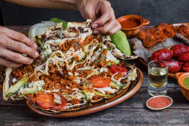 Tlayuda ve Oaxaca peyniri geleneksel Meksika yemekleri Oaxaca Meksika 'dan