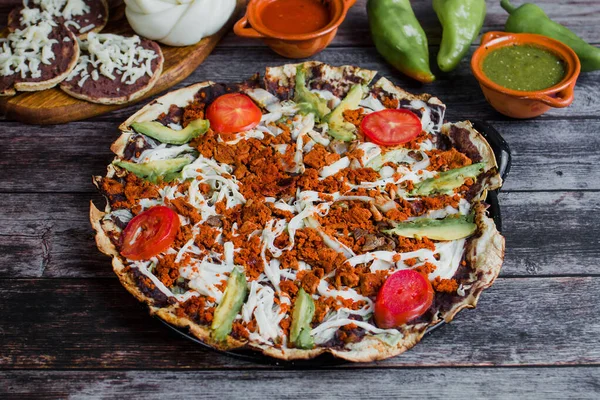 Tlayuda Con Queso Una Comida Tradicional Mexicana Oaxaca México —  Fotos de Stock