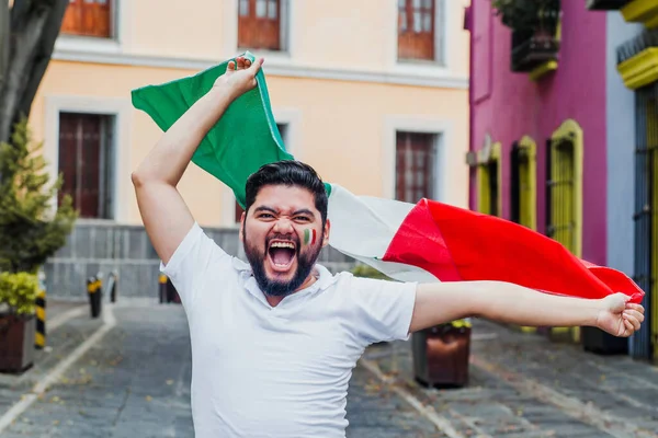 Hombre Mexicano Sosteniendo Una Bandera México — Foto de Stock