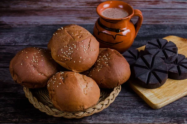 Oaxaca Meksika 'dan geleneksel Meksika yemekleri.