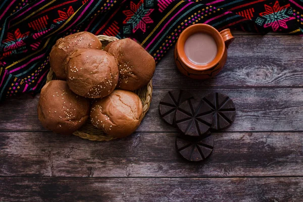 Oaxaca Meksika 'dan geleneksel Meksika yemekleri.