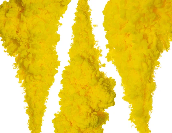 Abstracte verf achtergrond kleur gele inkt plons in het water geïsoleerd op witte achtergrond — Stockfoto