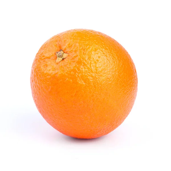 En helt mogna saftiga orange frukt isolerad på vit bakgrund — Stockfoto