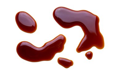 Beyaz arka planda izole edilmiş soya sosu lekeleri.