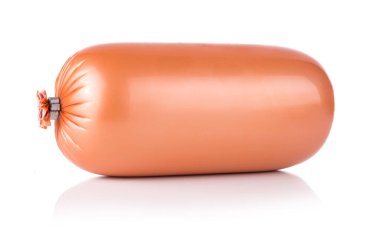 Jambon sosis paketi beyaz arkaplanda izole edildi