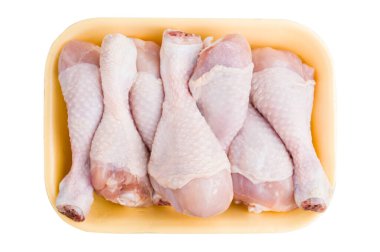 tavuk eti paketi beyaz arkaplanda izole edildi