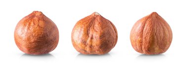 Fındıklar beyaz arkaplanda izole.