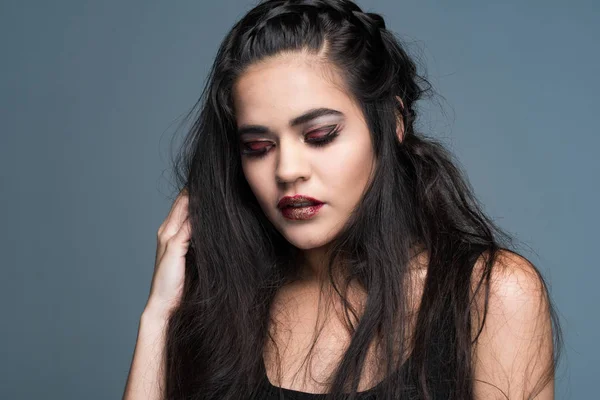Hispânico Teen Menina Modelagem Retrato Sessão — Fotografia de Stock