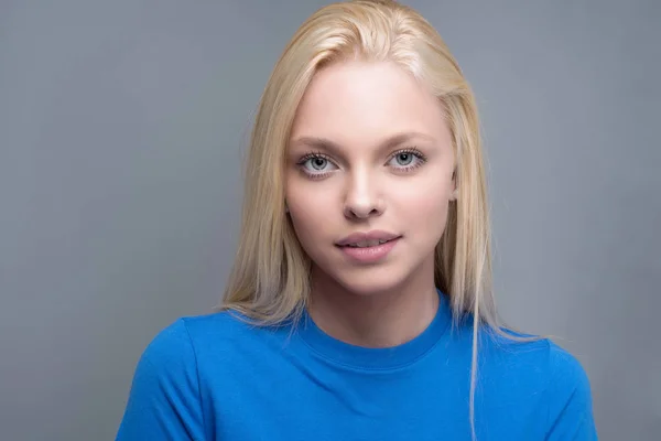 Caucasian Teen Girl Modeling Portrait Session — Stock Photo, Image